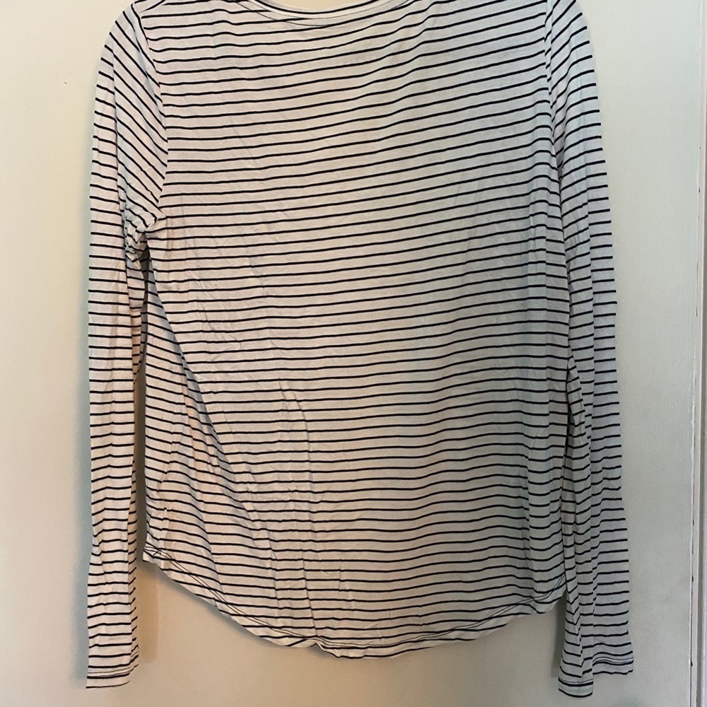 Striped v-neck - Picture 4 of 4